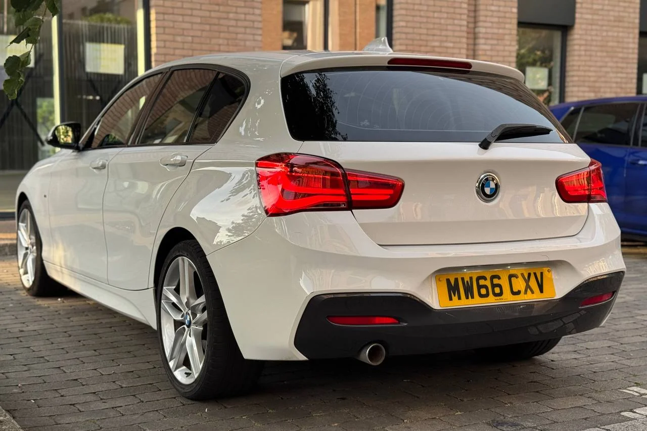 Thumbnail 10 for BMW 1 Series 118d 2016