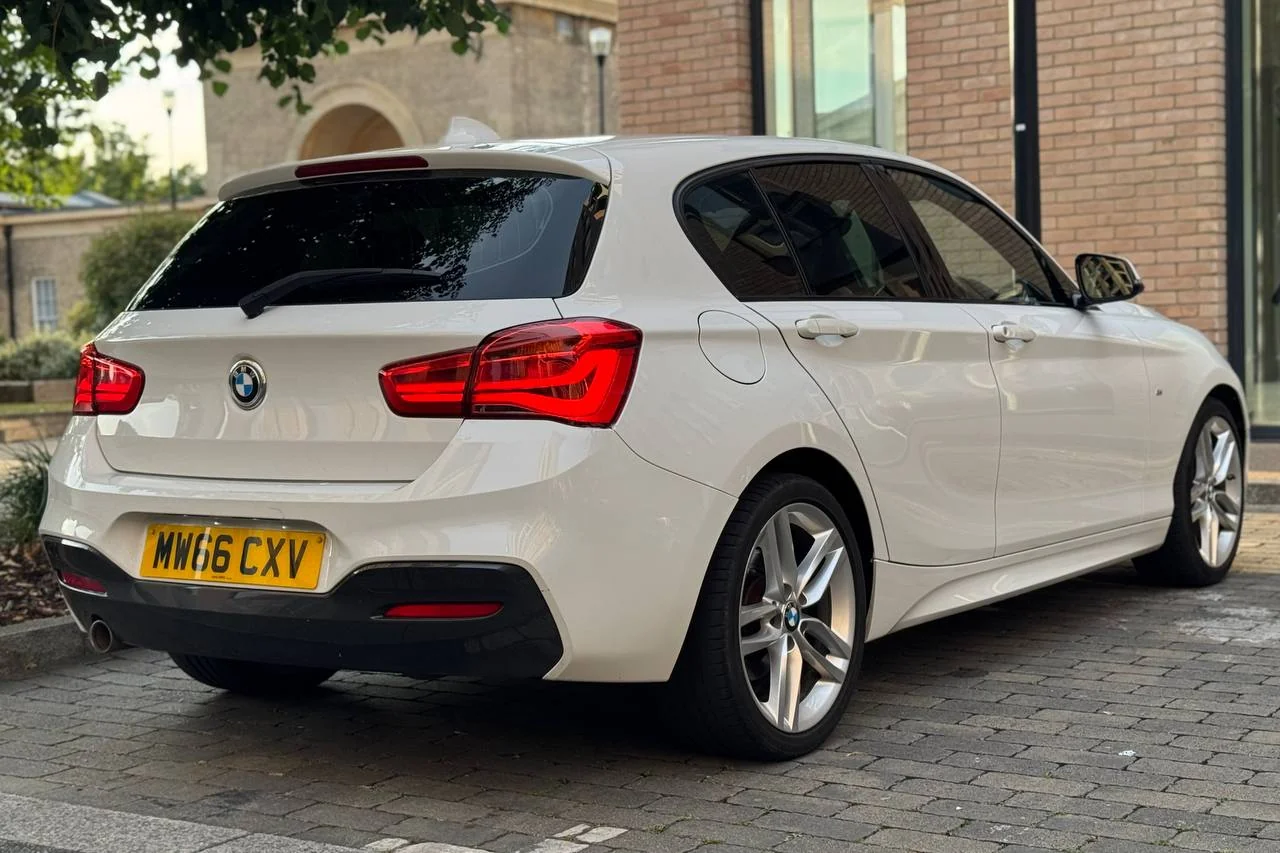 Thumbnail 11 for BMW 1 Series 118d 2016