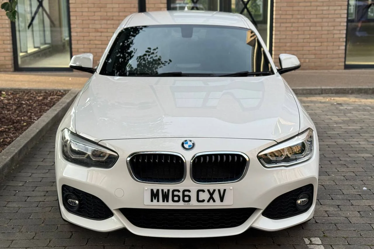 BMW 1 Series 118d 2016 gallery image 2
