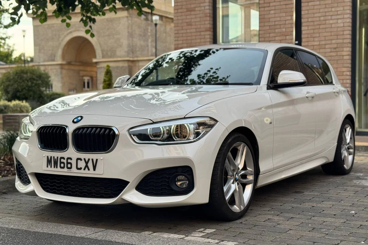 BMW 1 Series 118d 2016 gallery image 9
