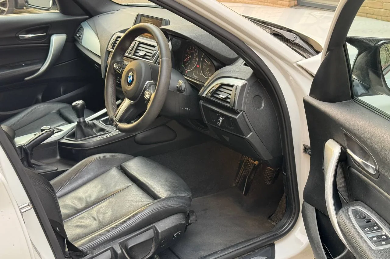 BMW 1 Series M135i 2015 gallery image 11