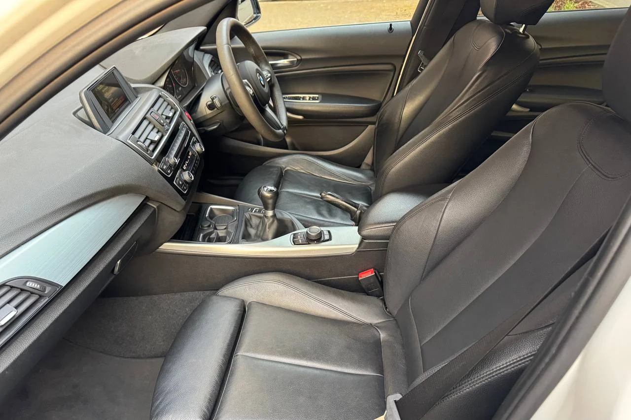 BMW 1 Series M135i 2015 gallery image 15