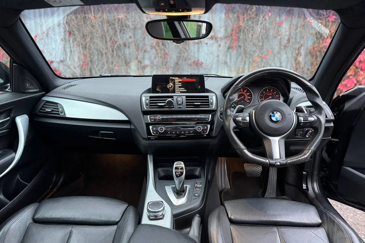 BMW 2 Series 235i 2015 gallery image 15