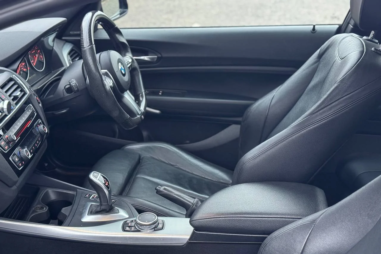 BMW 2 Series 235i 2015 gallery image 17