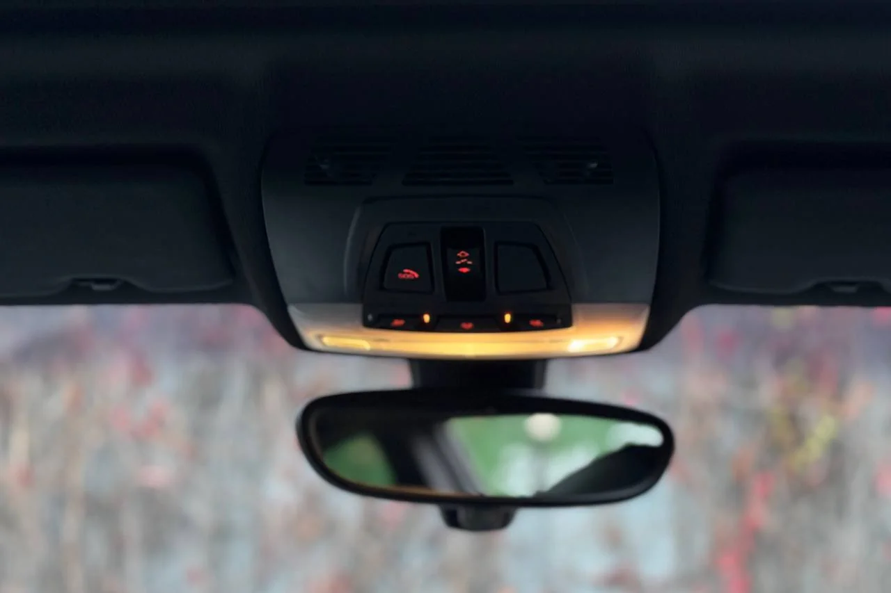 BMW 2 Series 235i 2015 gallery image 19