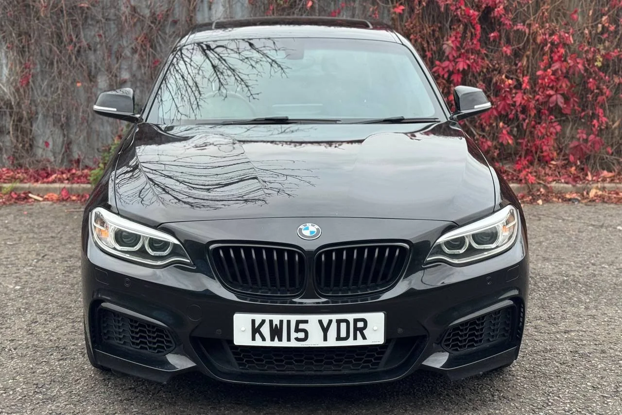 BMW 2 Series 235i 2015 gallery image 2