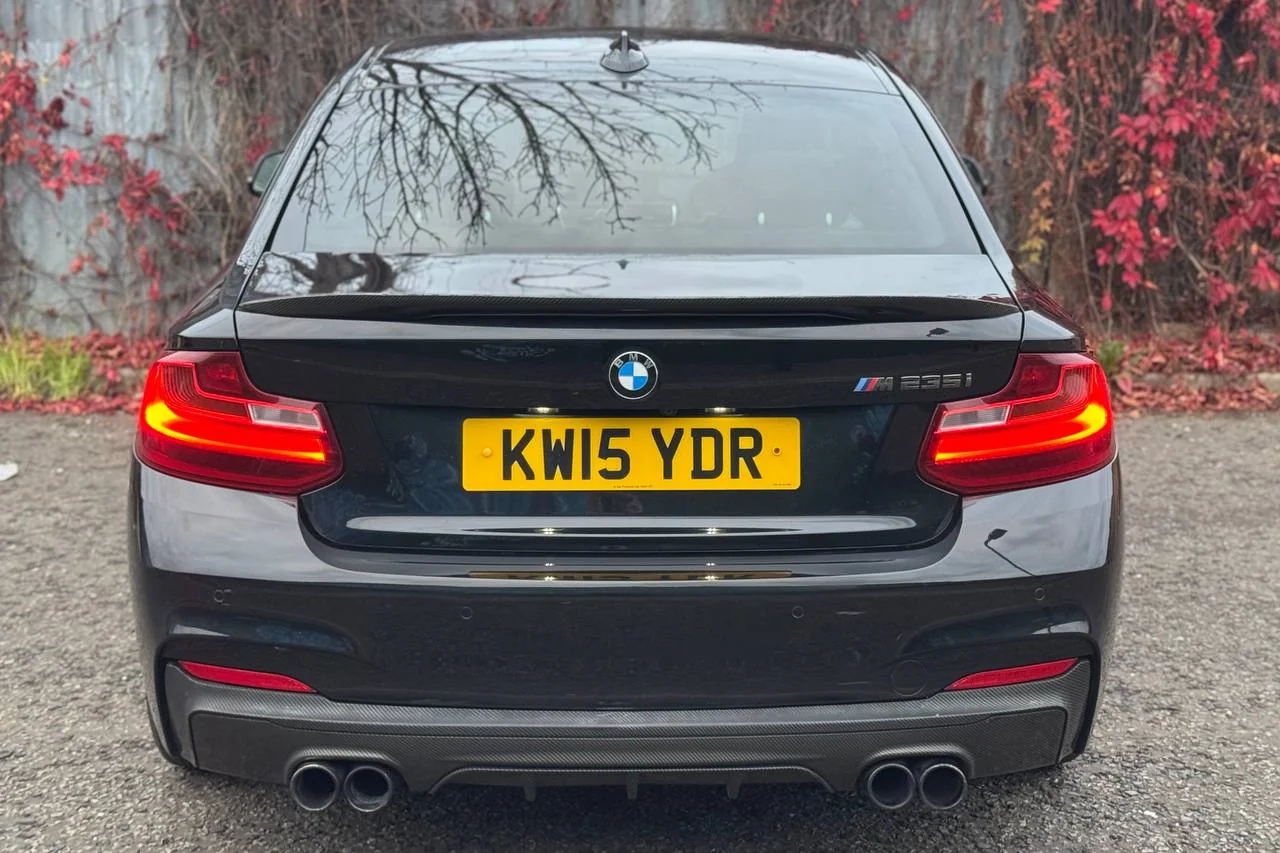 BMW 2 Series 235i 2015 gallery image 5