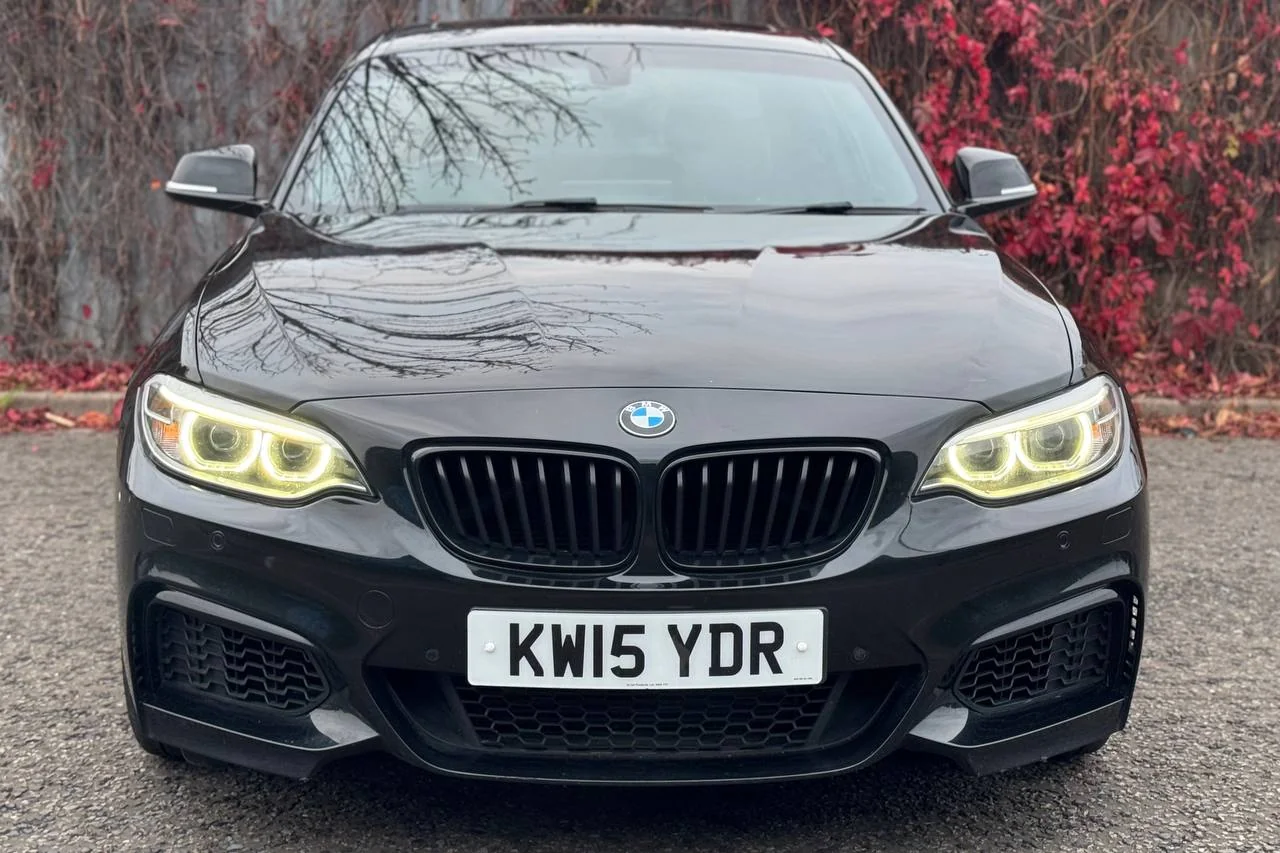 BMW 2 Series 235i 2015 gallery image 7