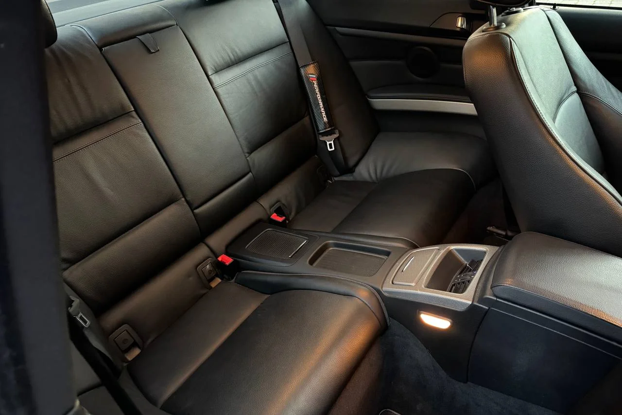 BMW 3 Series 318i 2012 gallery image 18