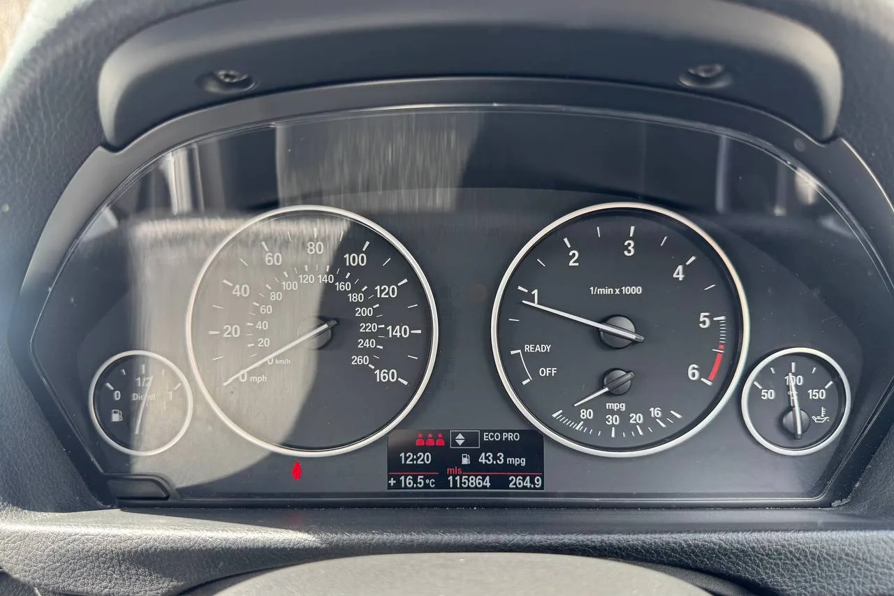 BMW 3 Series 320d EfficientDynamics 2012 gallery image 12