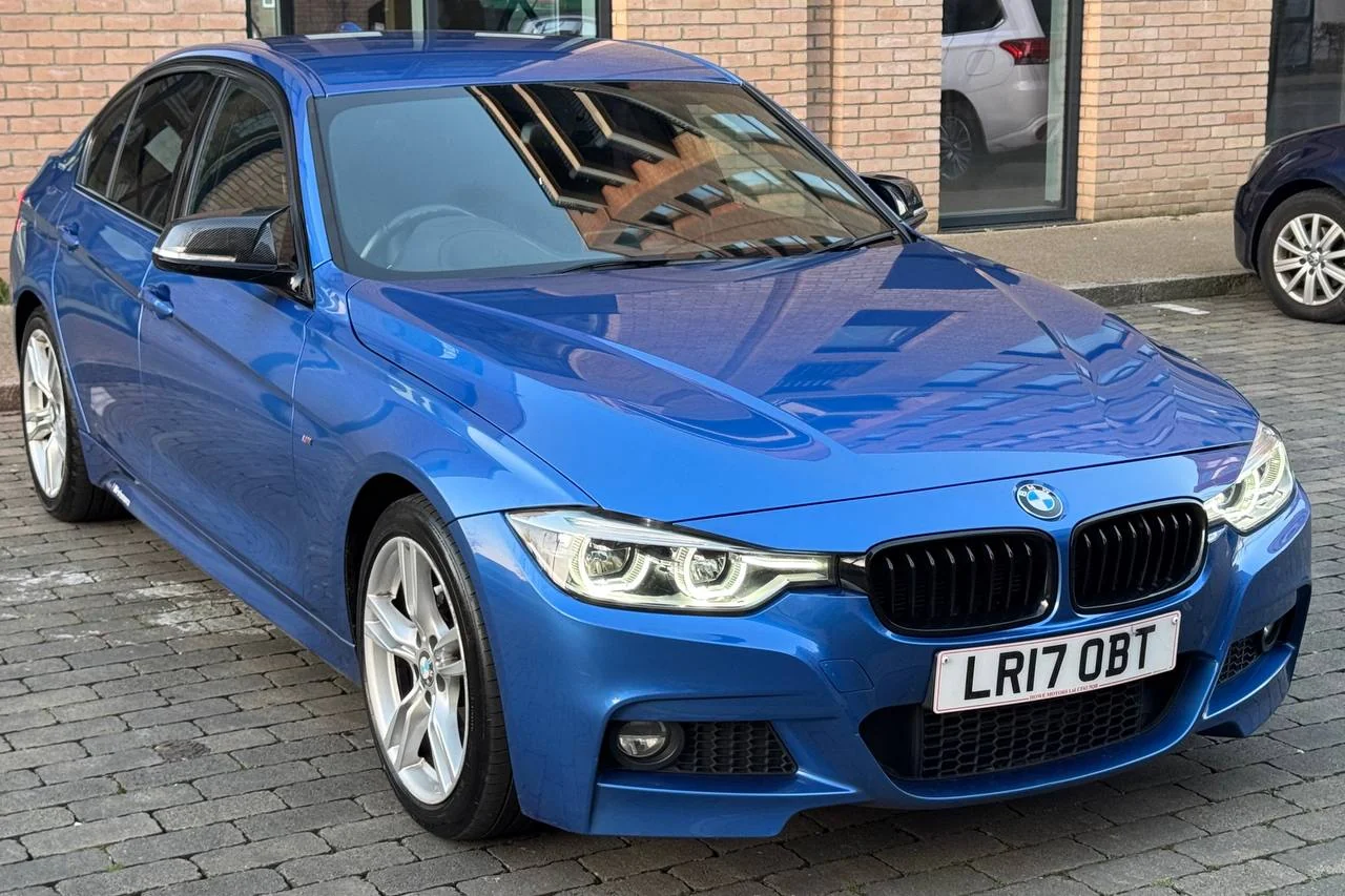 BMW 3 Series 320d 2017 gallery image 1