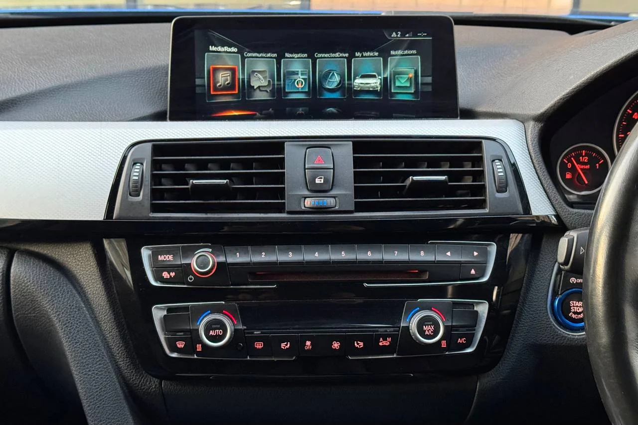 BMW 3 Series 320d 2017 gallery image 15