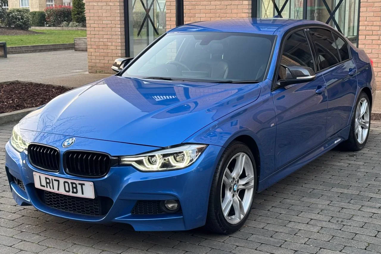 BMW 3 Series 320d 2017 gallery image 3