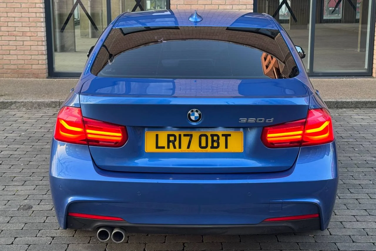 BMW 3 Series 320d 2017 gallery image 5