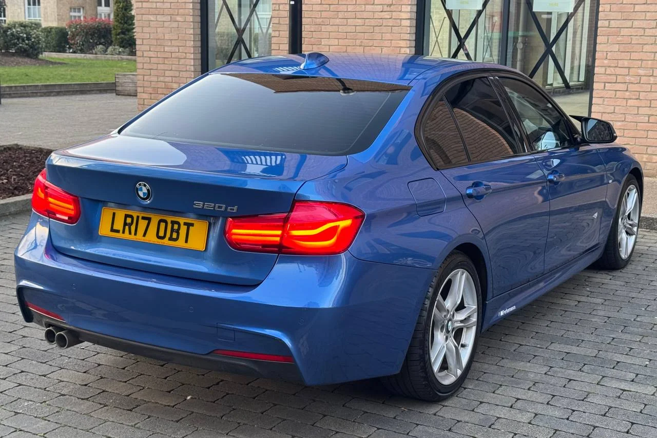 BMW 3 Series 320d 2017 gallery image 6