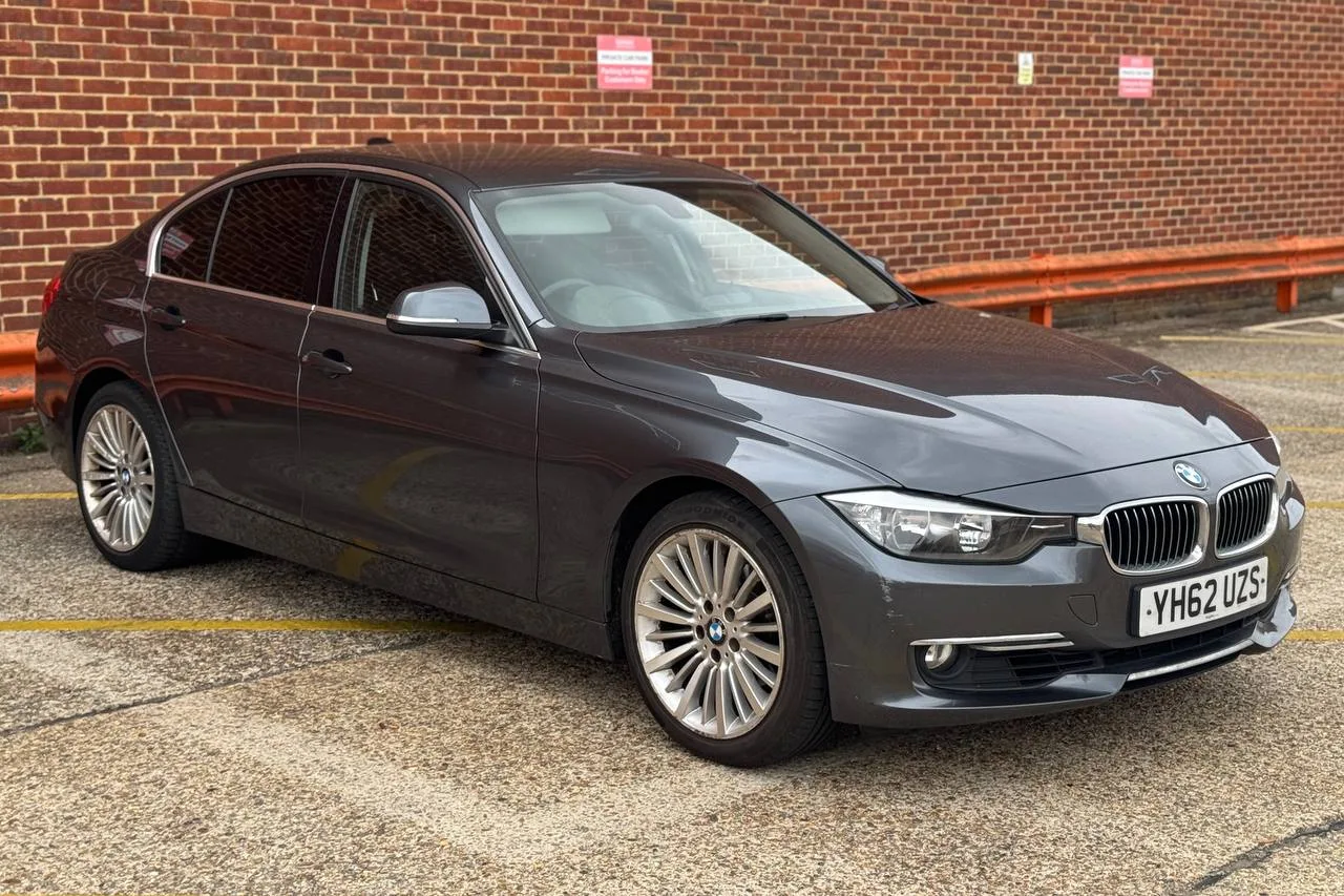 BMW 3 Series 320i xDrive Luxury 2012 gallery image 1