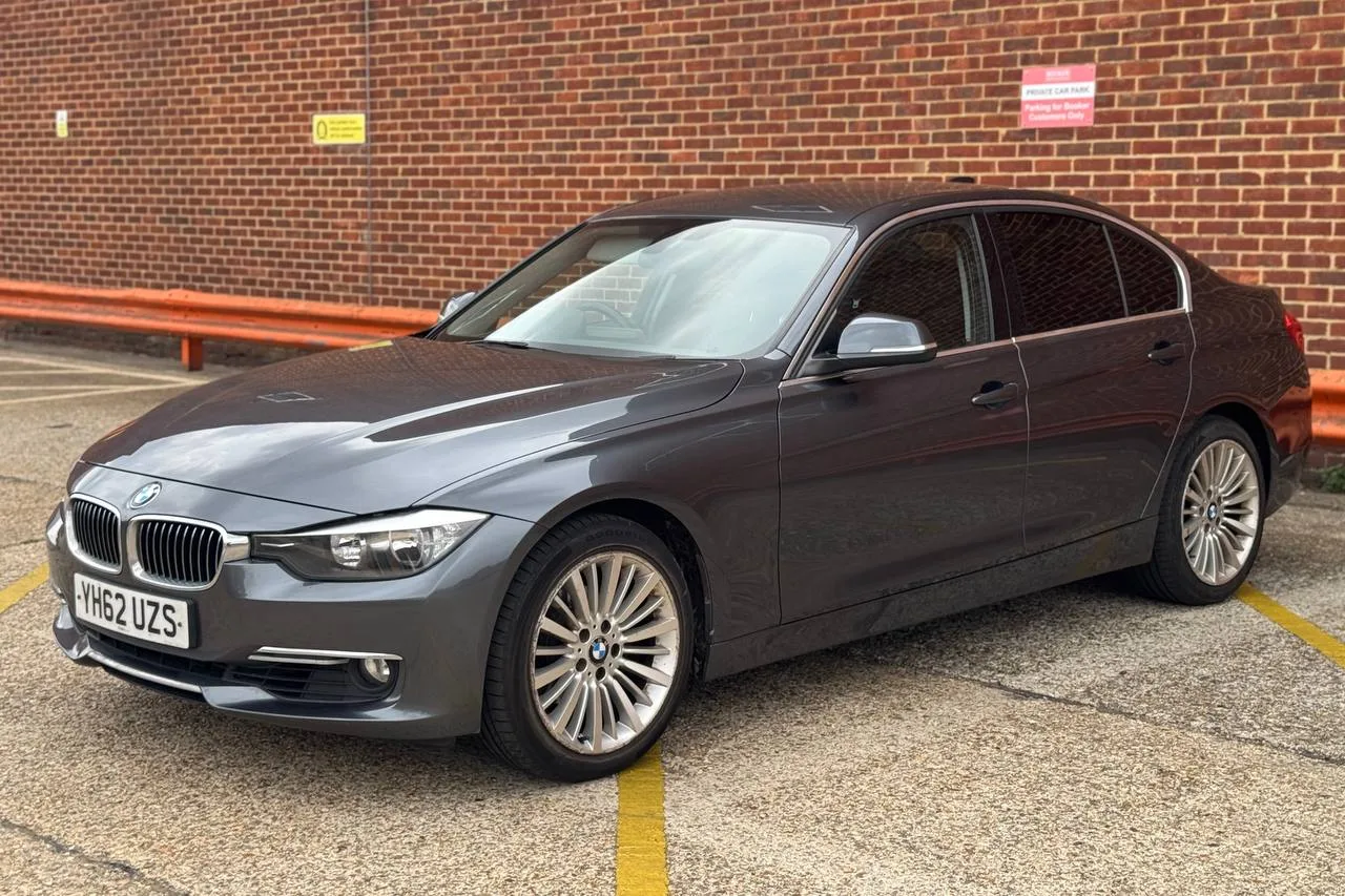 BMW 3 Series 320i xDrive Luxury 2012 gallery image 3