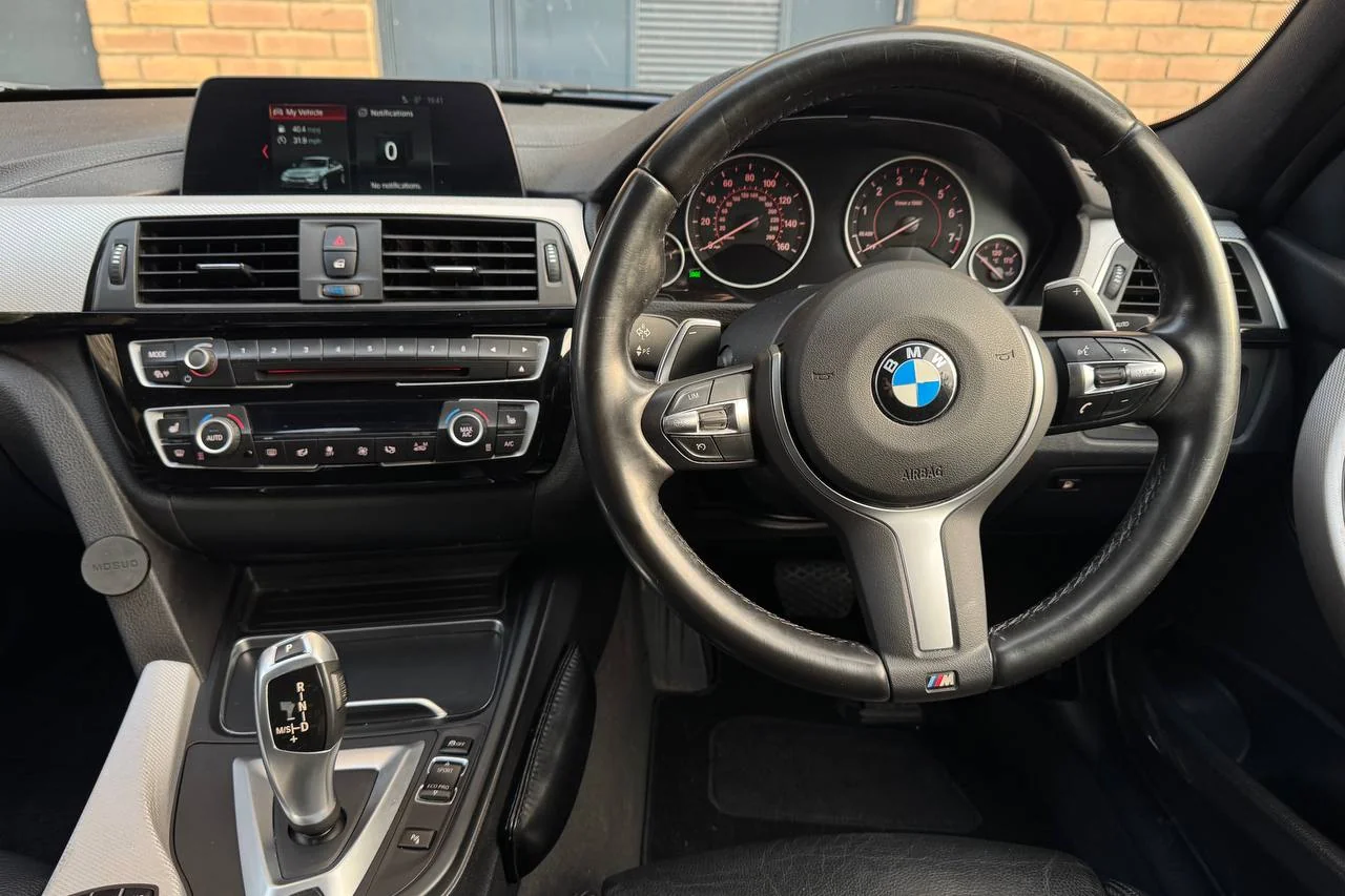 Thumbnail 13 for BMW 3 Series 330e 2018