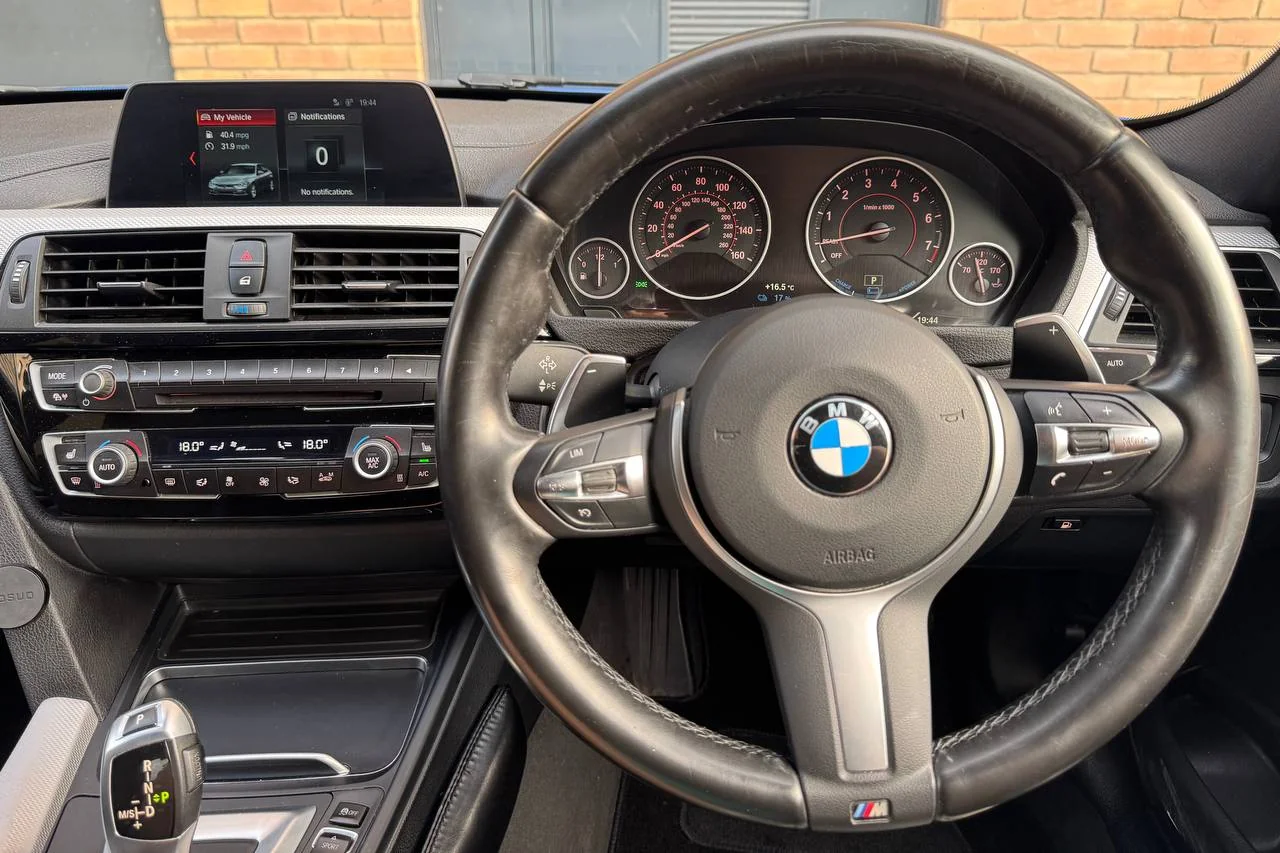 Thumbnail 14 for BMW 3 Series 330e 2018