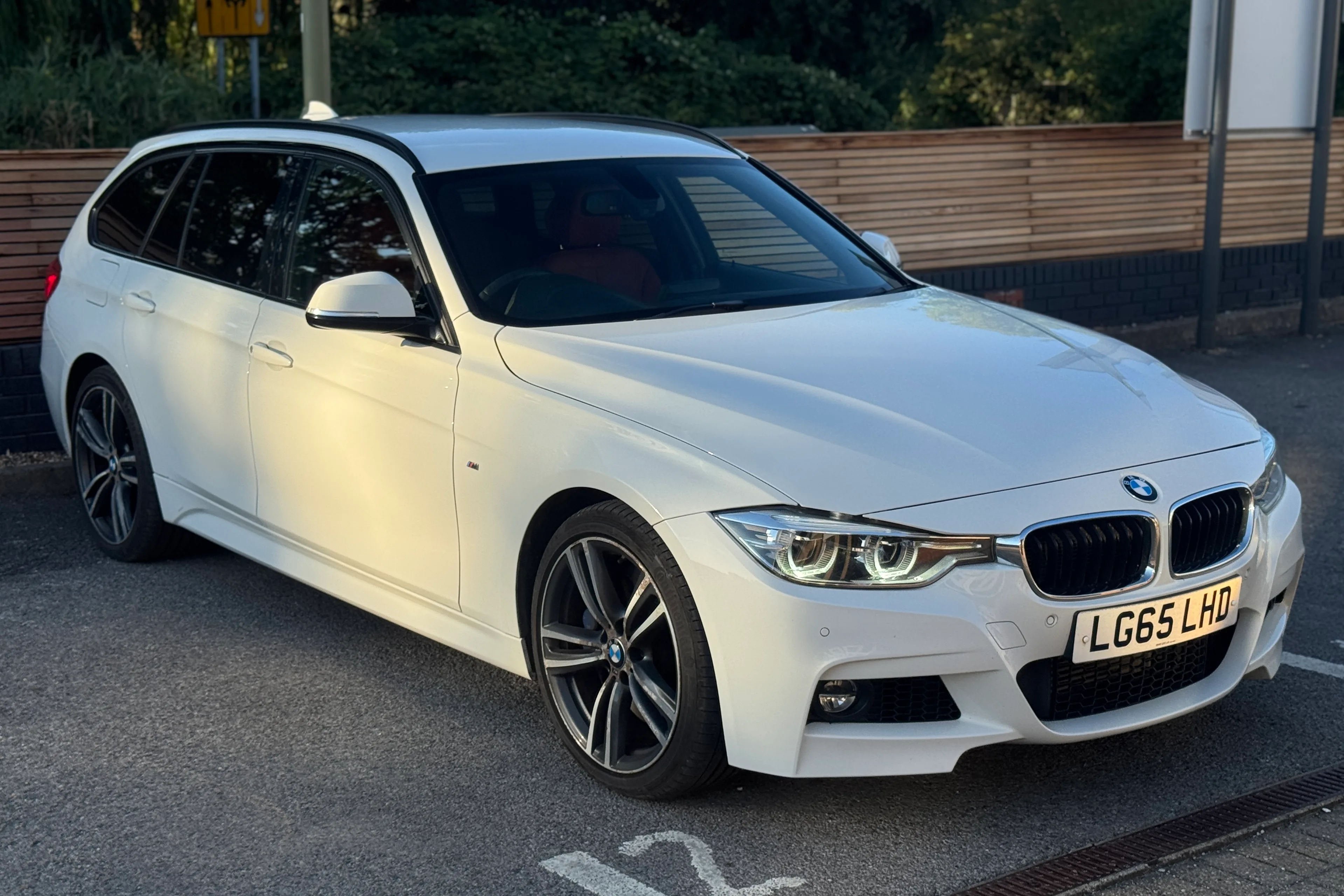BMW 3 Series 335d xDrive M Sport Touring 2015 gallery image 1