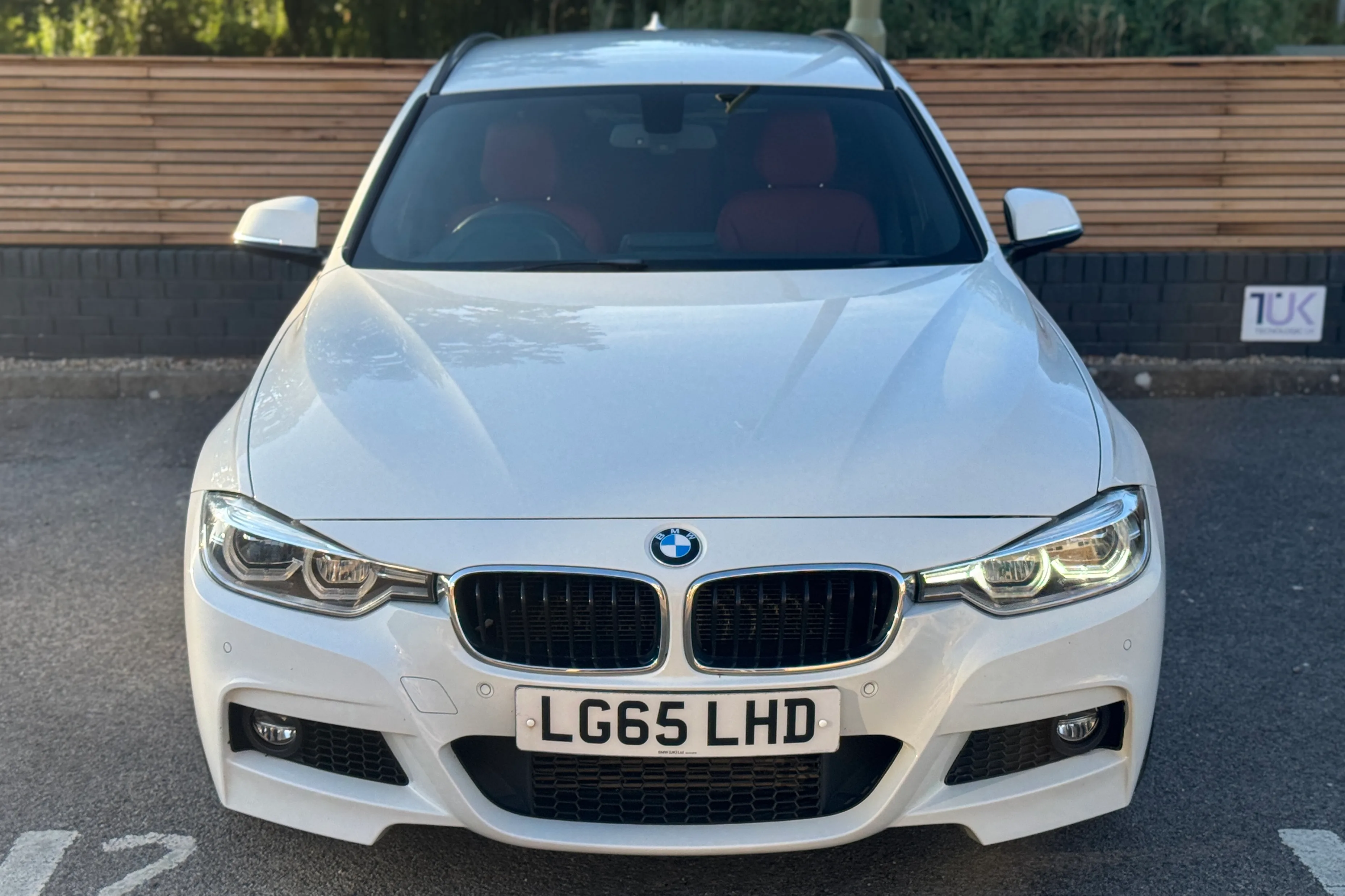 BMW 3 Series 335d xDrive M Sport Touring 2015 gallery image 2