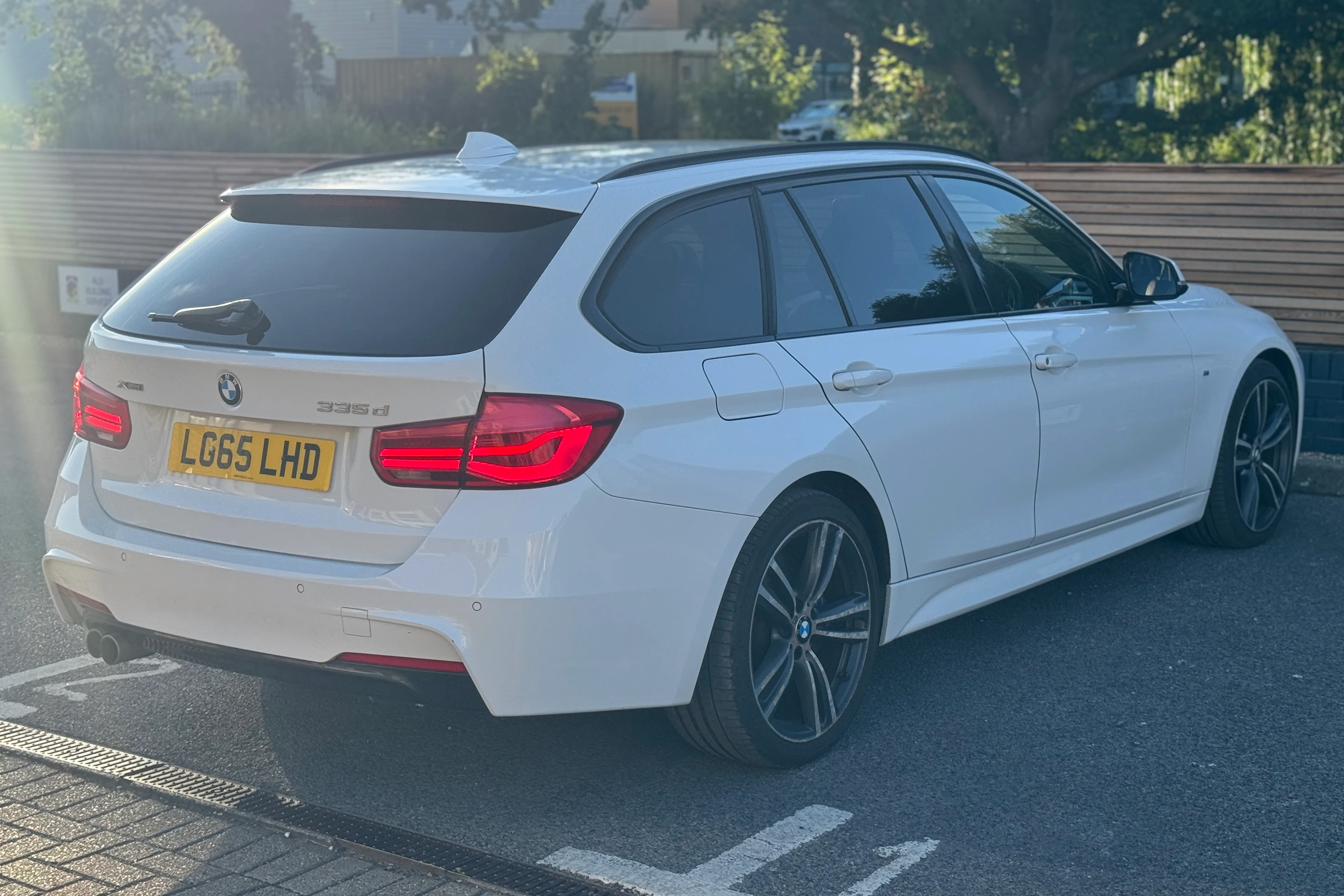 BMW 3 Series 335d xDrive M Sport Touring 2015 gallery image 6