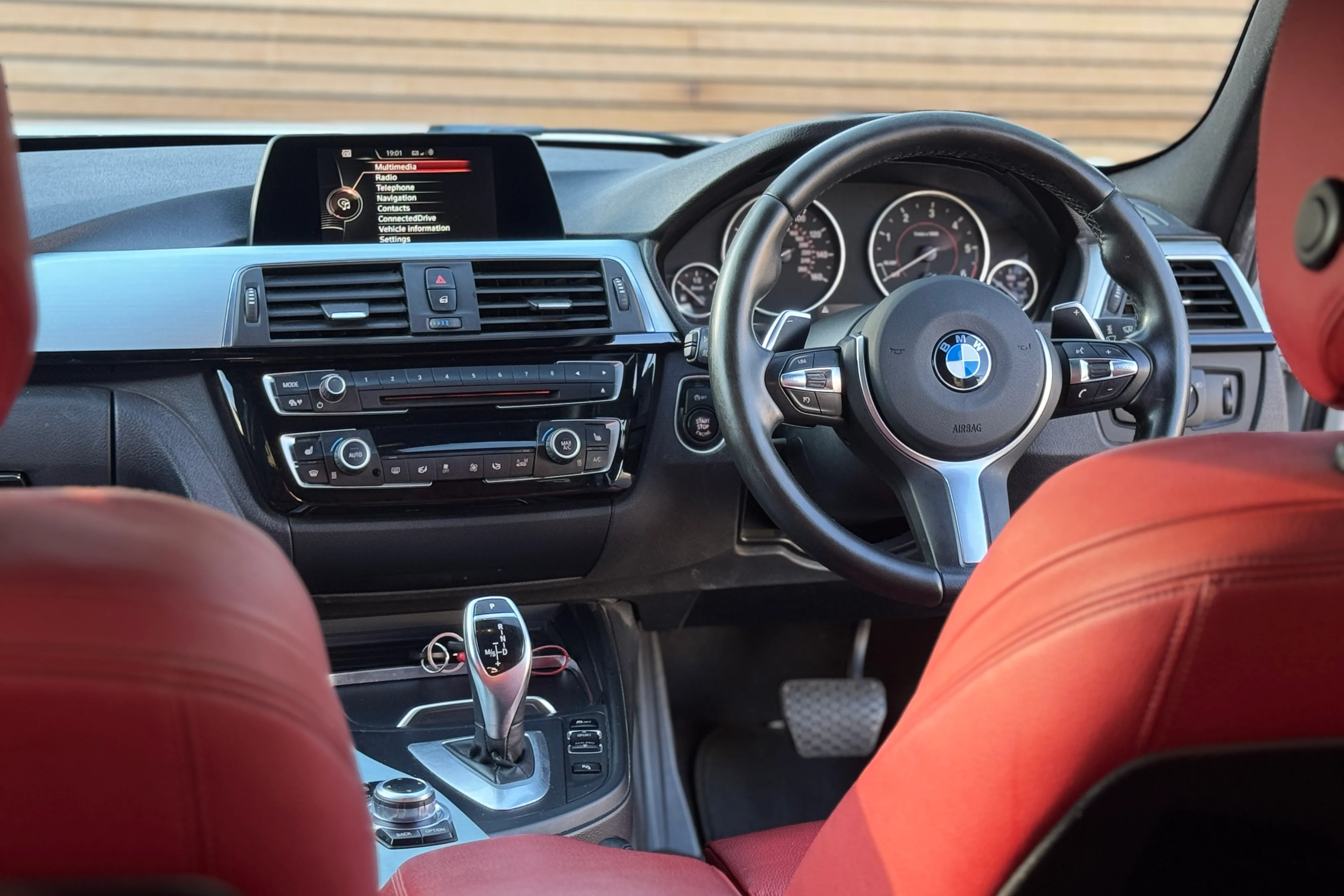 BMW 3 Series 335d xDrive M Sport Touring 2015 gallery image 7