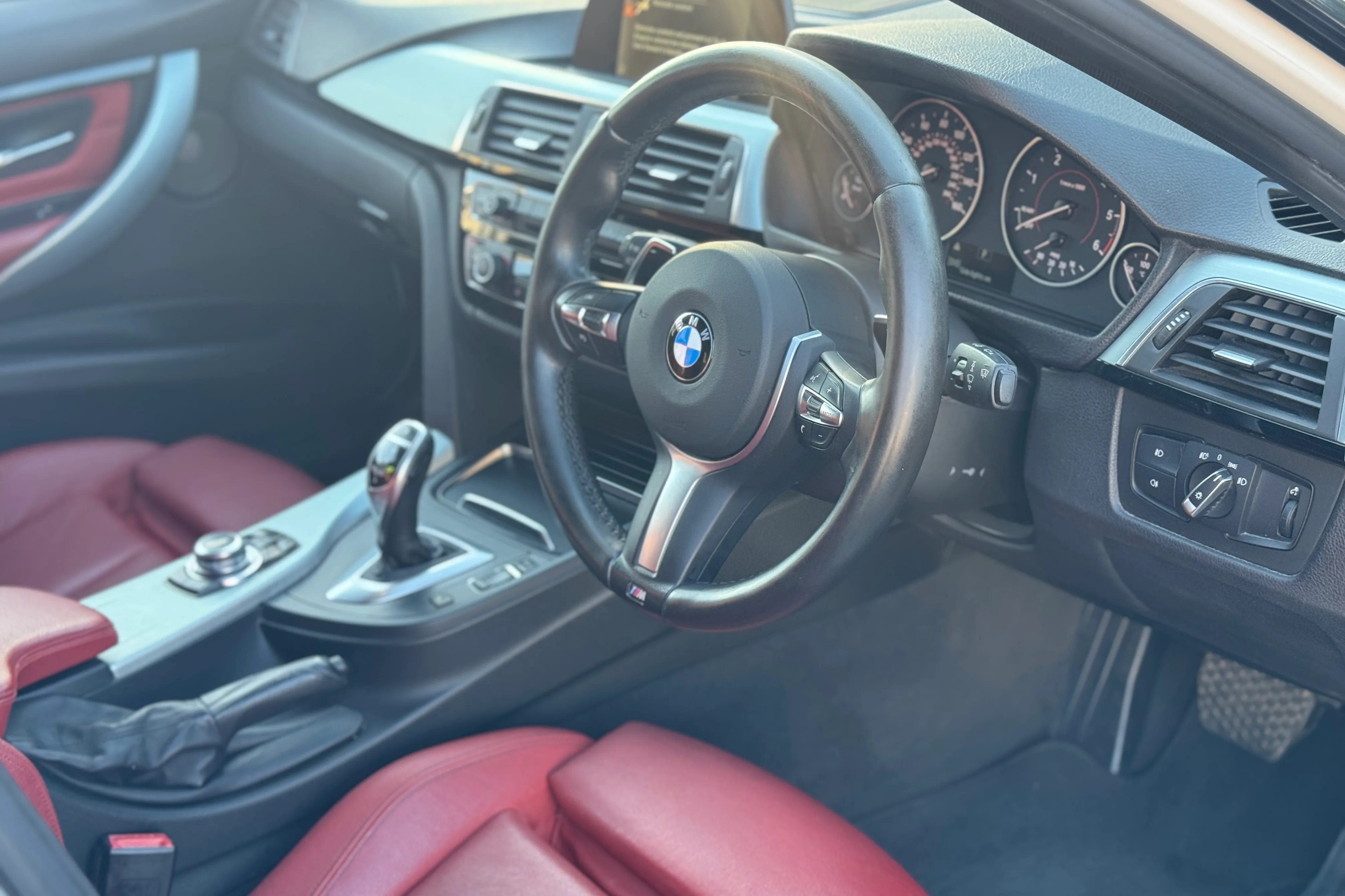 BMW 3 Series 335d xDrive M Sport Touring 2015 gallery image 8