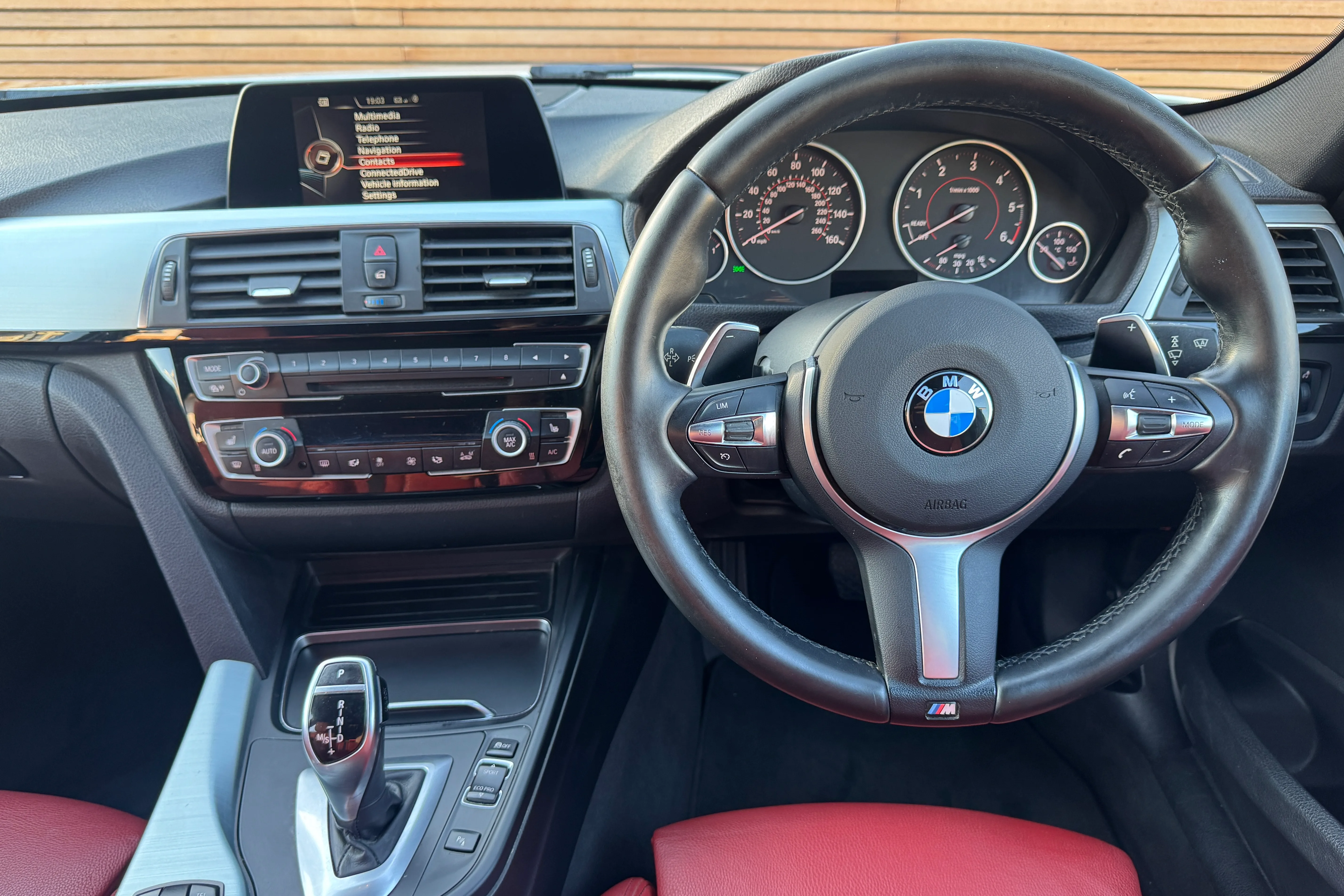 BMW 3 Series 335d xDrive M Sport Touring 2015 gallery image 9