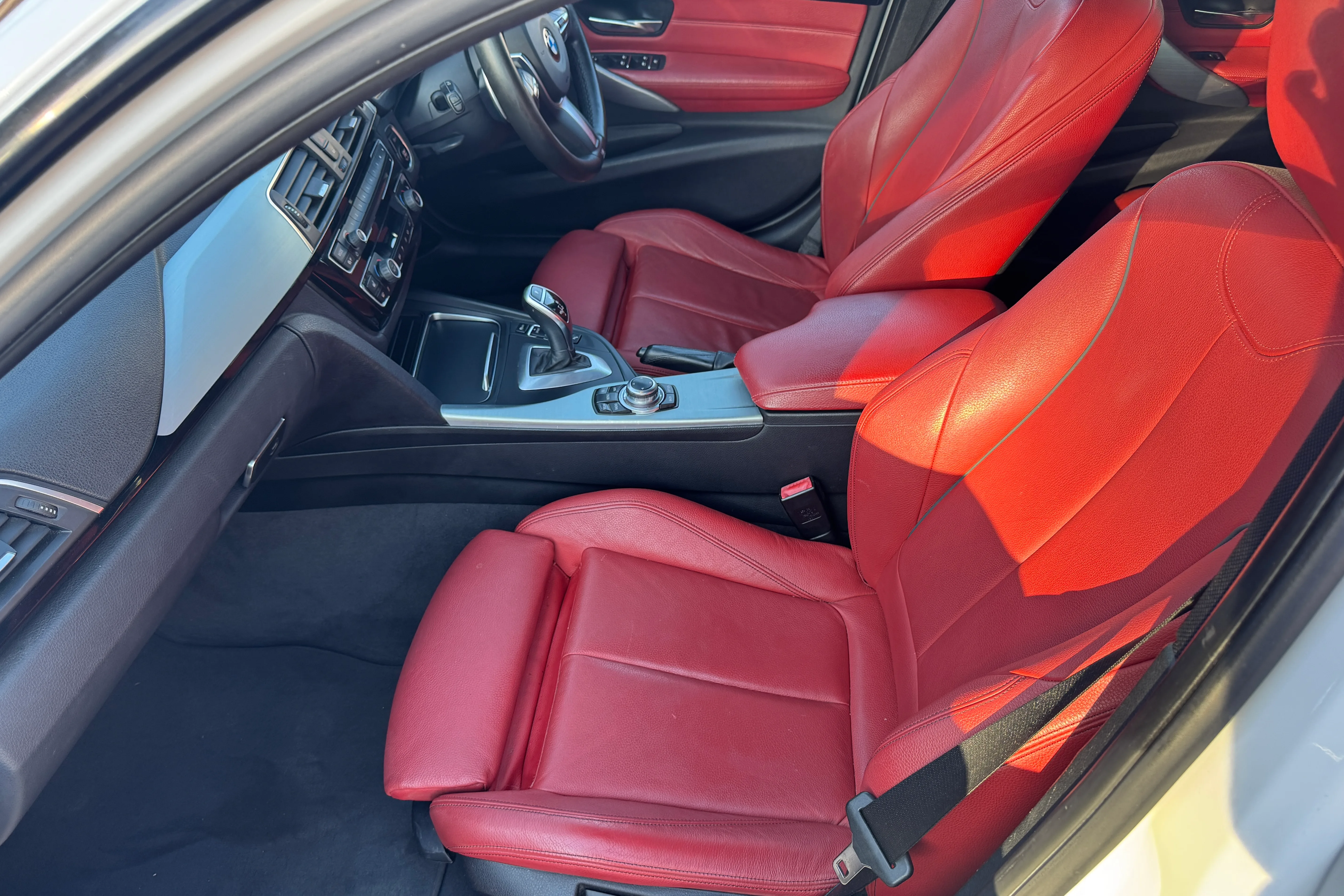 BMW 3 Series 335d xDrive M Sport Touring 2015 gallery image 11