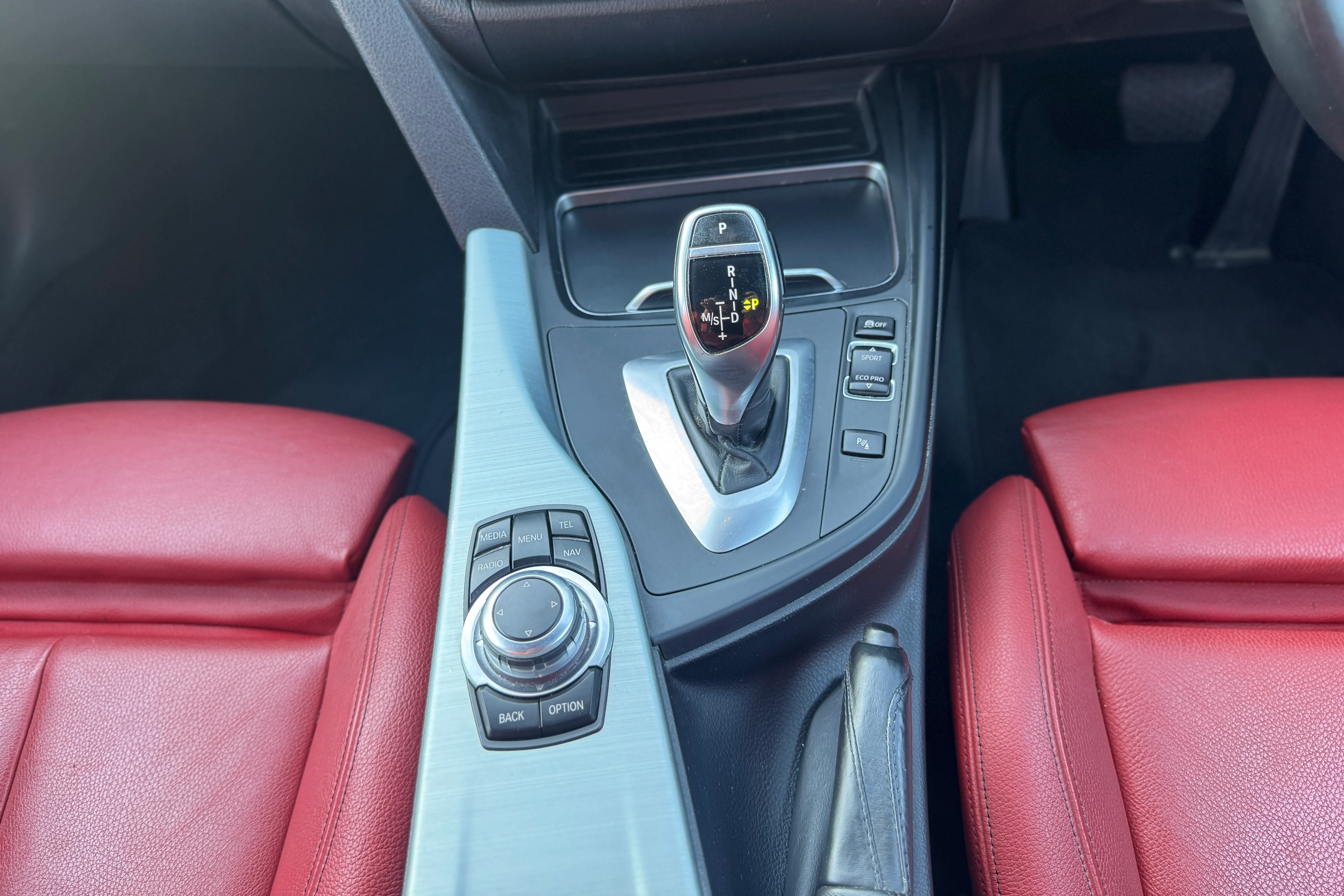 BMW 3 Series 335d xDrive M Sport Touring 2015 gallery image 12