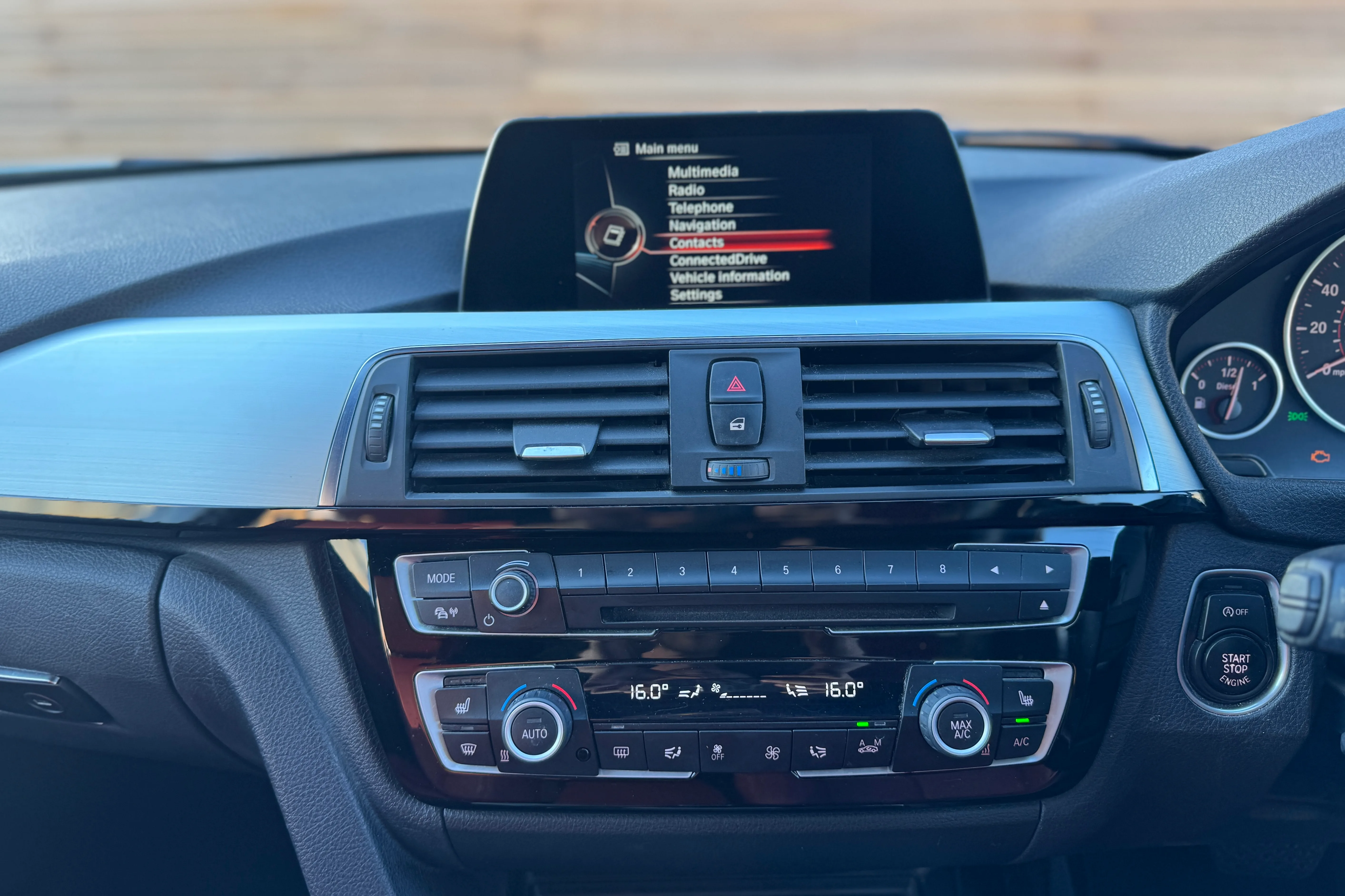 BMW 3 Series 335d xDrive M Sport Touring 2015 gallery image 13