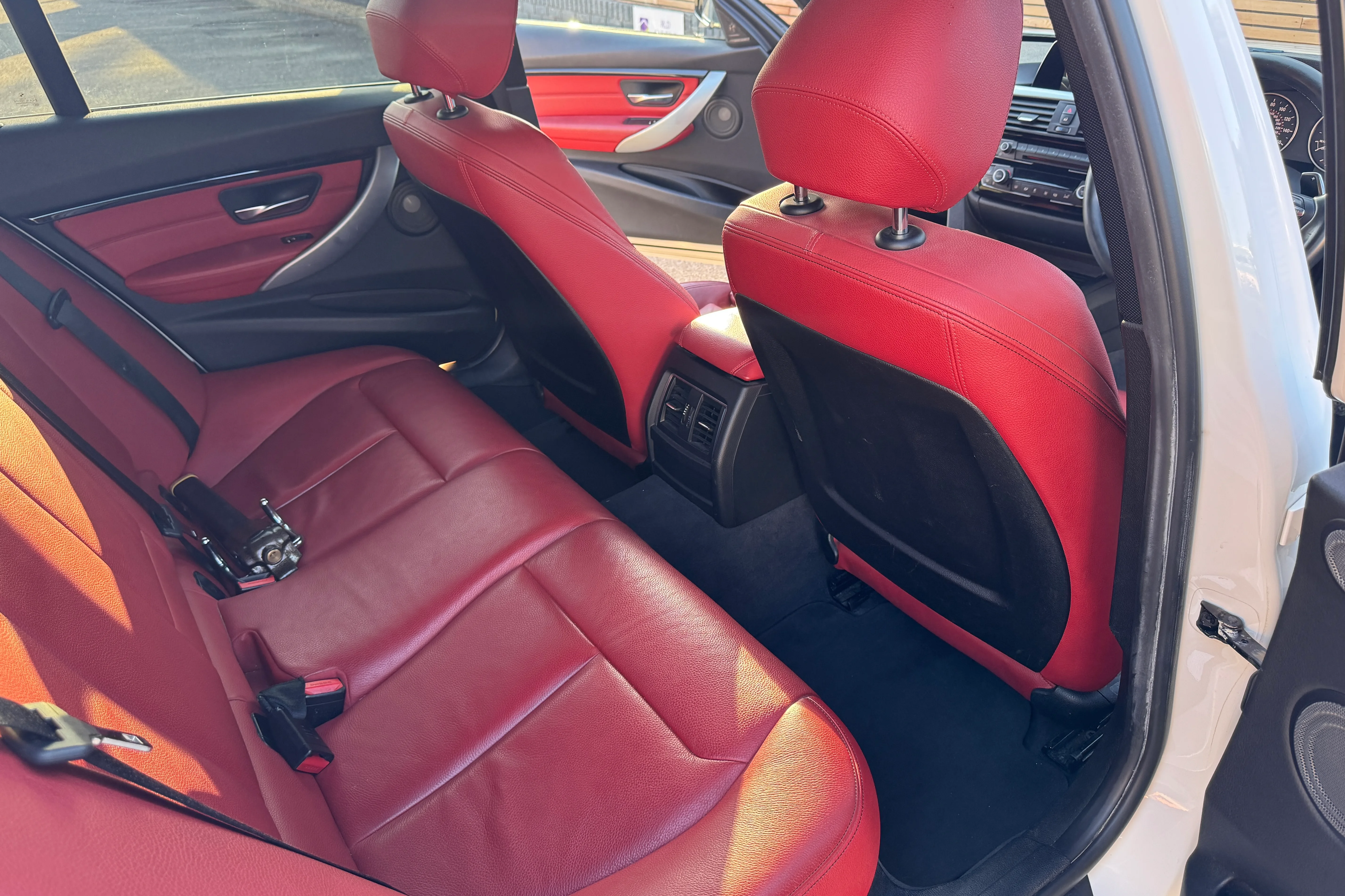BMW 3 Series 335d xDrive M Sport Touring 2015 gallery image 14
