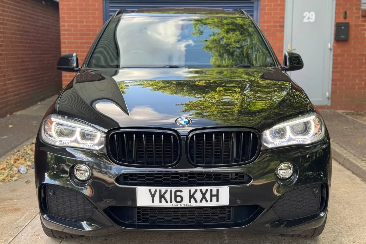 BMW X5 M Sport 2016 gallery image 2