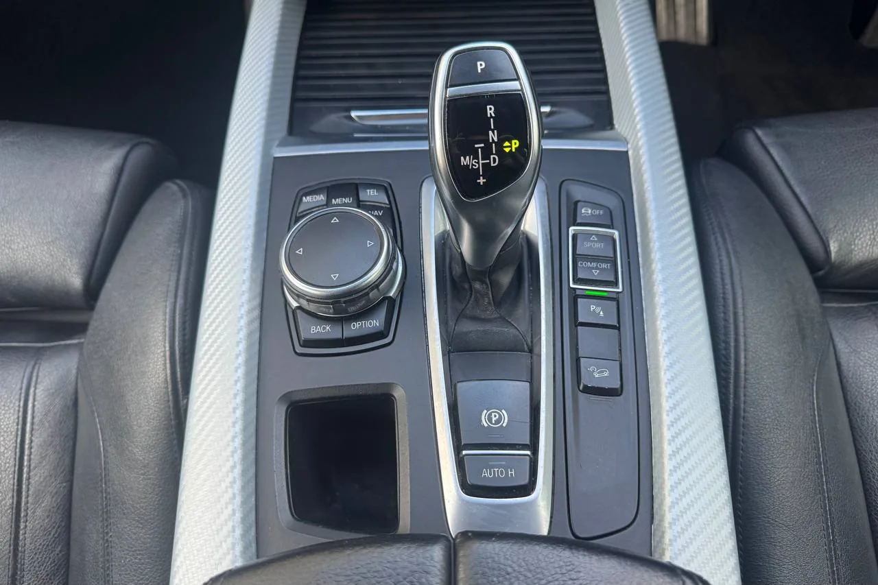 Thumbnail 12 for BMW X5 M Sport 2016