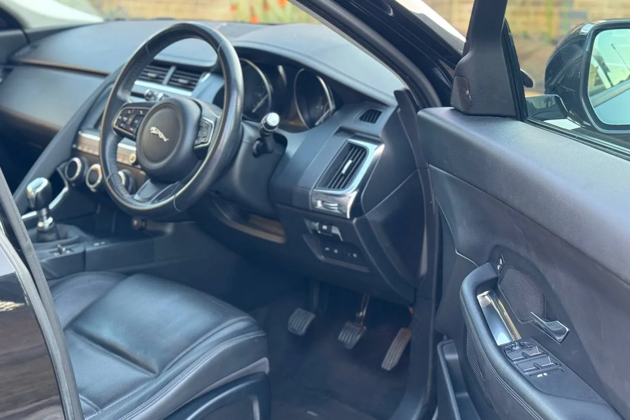 Jaguar E-Pace S 2018 gallery image 11