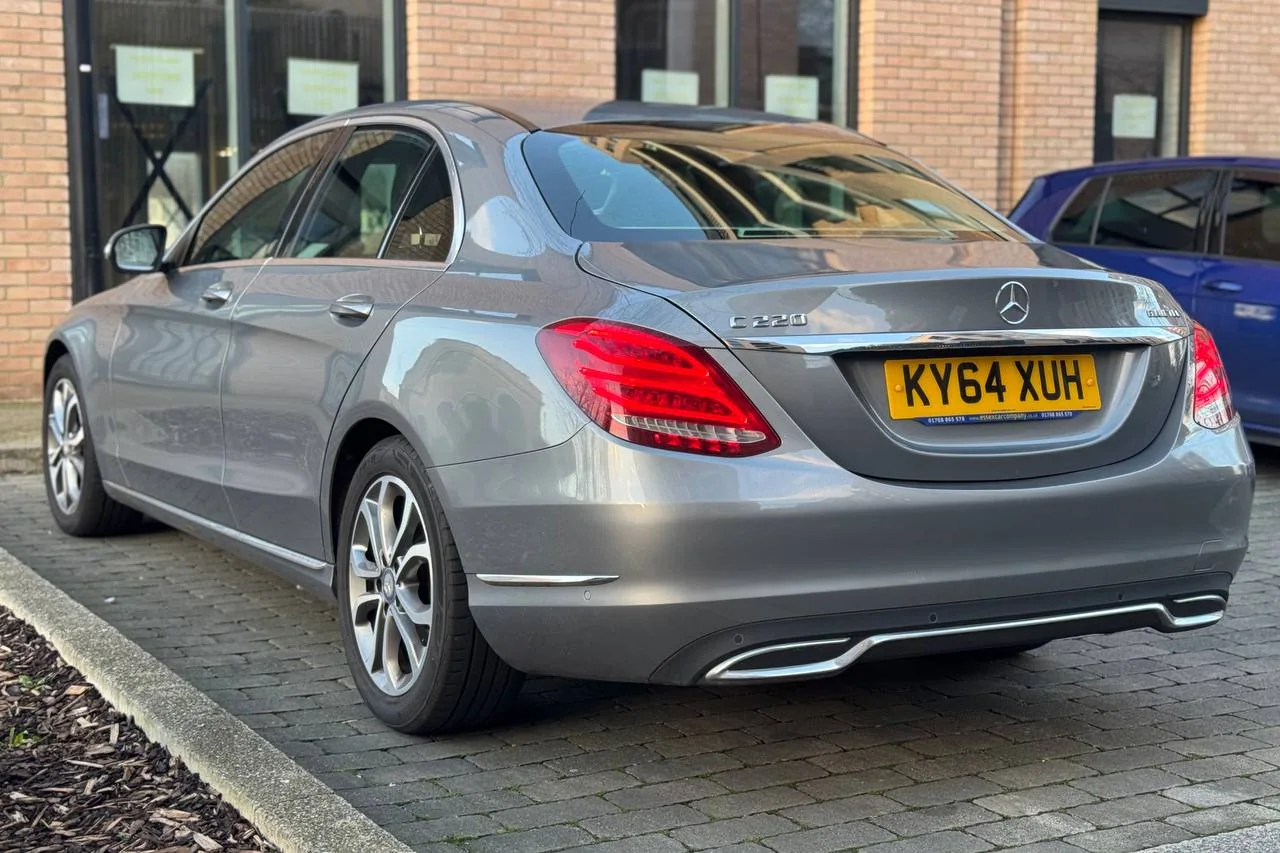 Mercedes C Class Sport C220 2014 gallery image 10