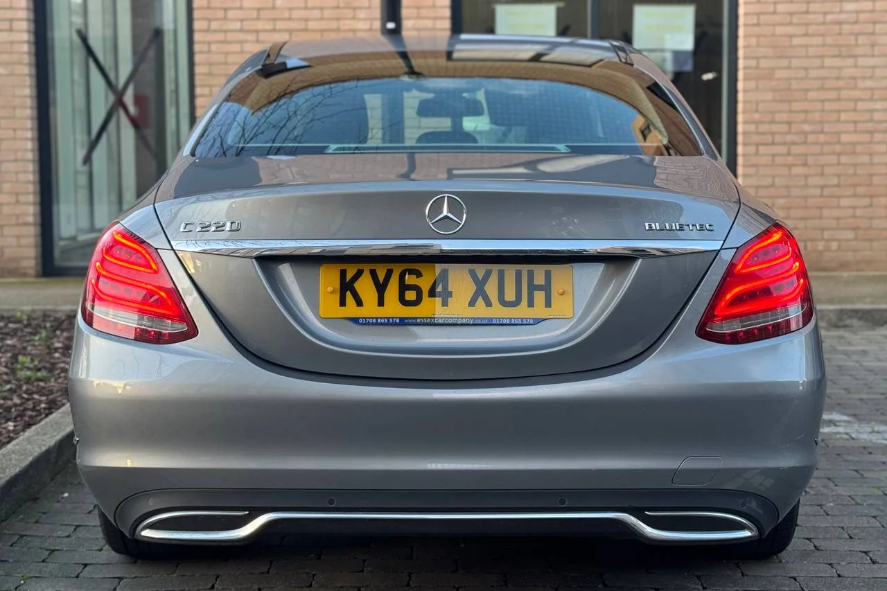 Mercedes C Class Sport C220 2014 gallery image 11