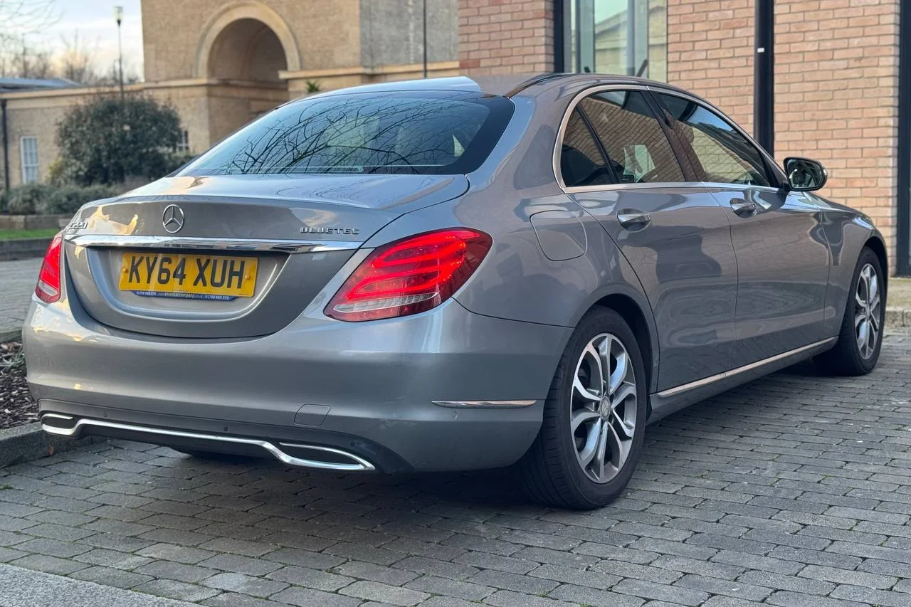 Thumbnail 12 for Mercedes C Class Sport C220 2014