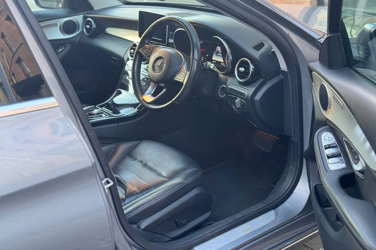 Mercedes C Class Sport C220 2014 gallery image 13