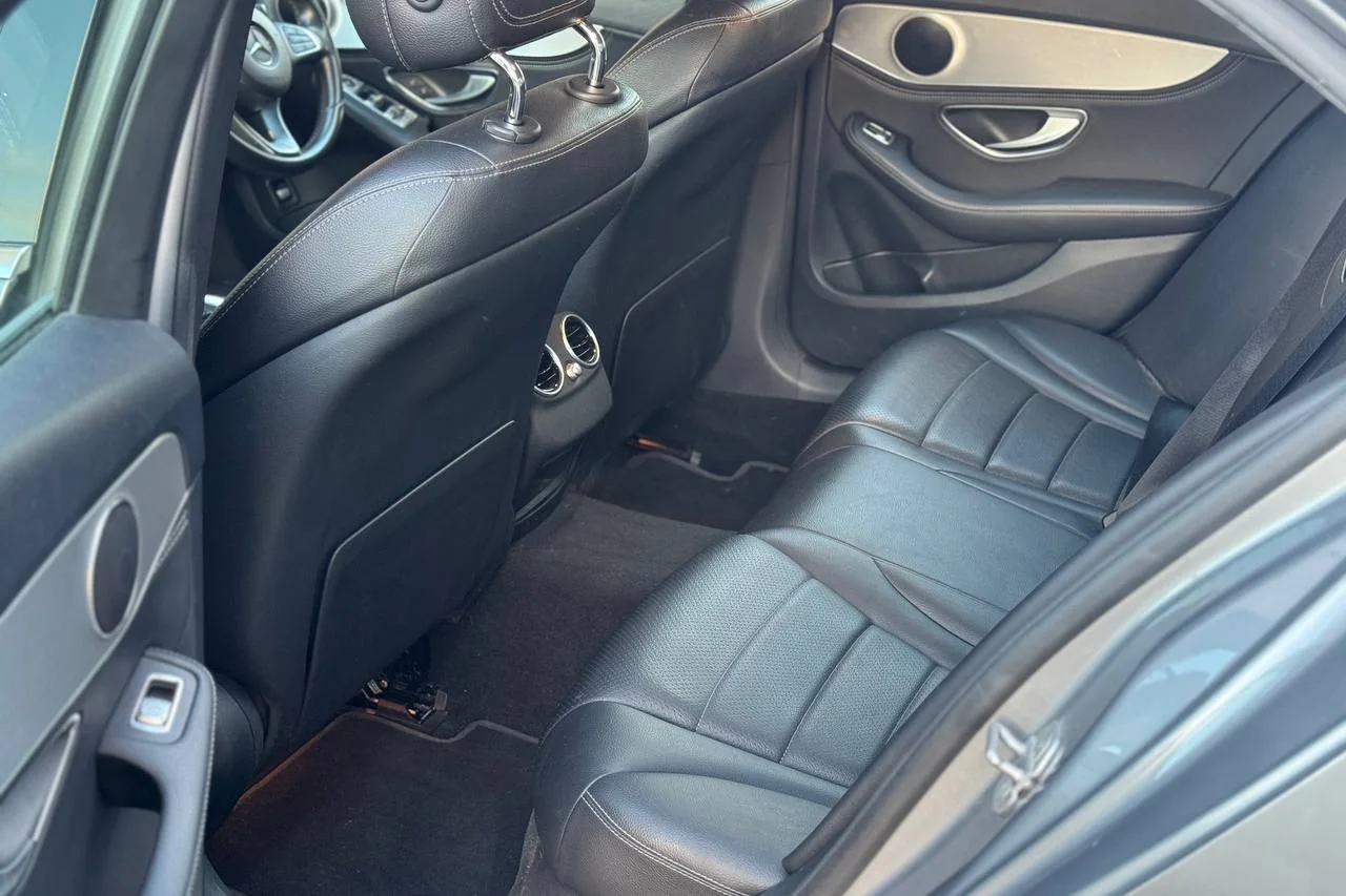 Mercedes C Class Sport C220 2014 gallery image 18