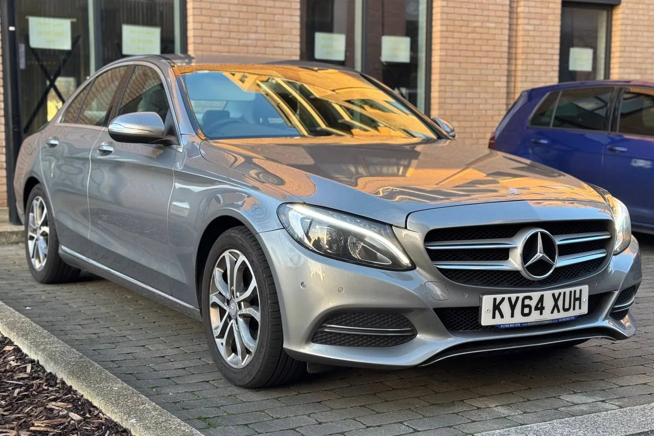 Thumbnail 7 for Mercedes C Class Sport C220 2014